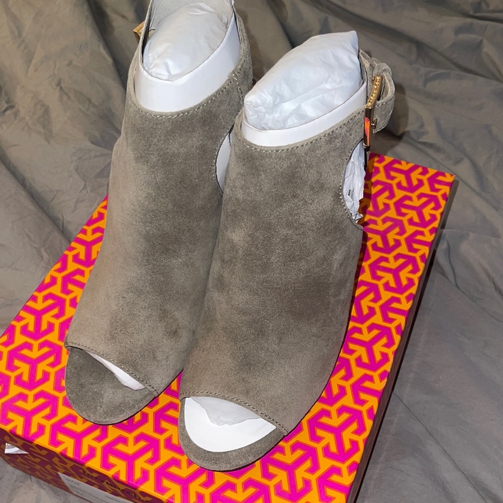 ***Tory Burch Heels****